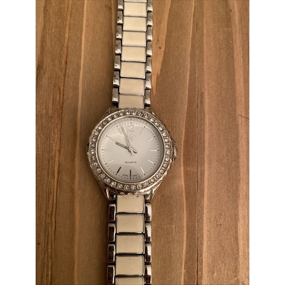 FMD Ladies cream and silver Watch new battery